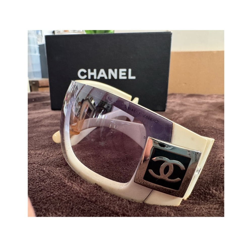 Chanel Blue and White Ombré Women's Sunglasses - Picture 3 of 5